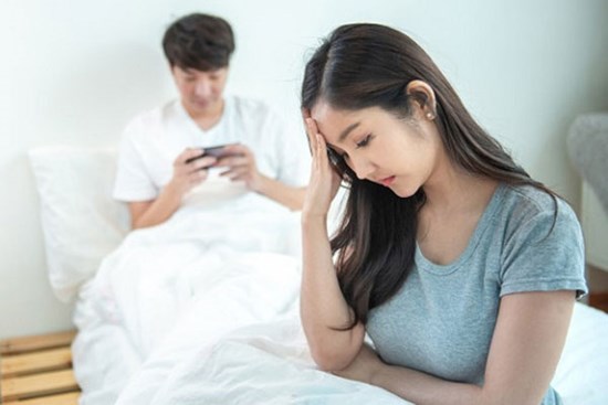 Thấy tôi cầm 3 triệu tiền sinh hoạt của chú, chồng tức giận tuyên bố một câu khiến tôi tái mặt