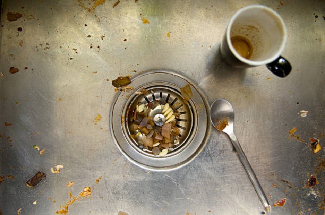 Muốn bồn rửa bát trong bếp không bị tắc thì đừng đổ 5 thứ này vào bên trong, nếu không sẽ rất khó xử lý-5