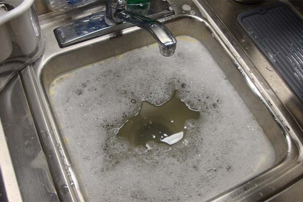 Tại sao nên chừa một khoảng trống giữa nước sôi và nắp phích? Điều đơn giản nhưng nhiều người chưa biết-5