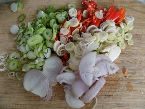 Cách làm bún mắm nêm ngon đậm đà chuẩn vị miền Trung-6