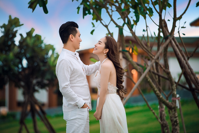 Sau nhiều đồn đoán, Việt Anh và Quỳnh Nga đã chính thức công khai tình tứ bên nhau-1