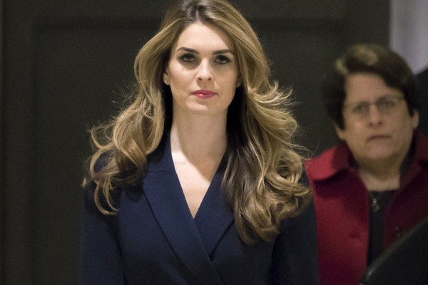 Cố vấn thân cận của ông Trump mắc Covid-19-1