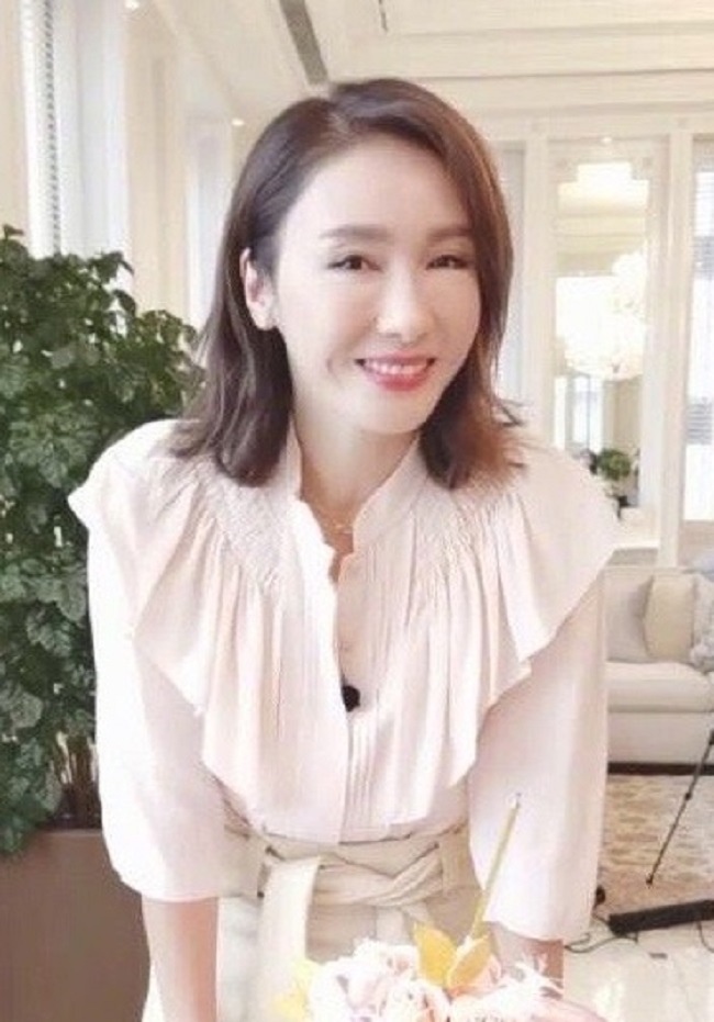 Đệ nhất mỹ nhân TVB Lê Tư để lộ dấu hiệu lão hóa nhưng bất ngờ là phản ứng của nữ diễn viên-4