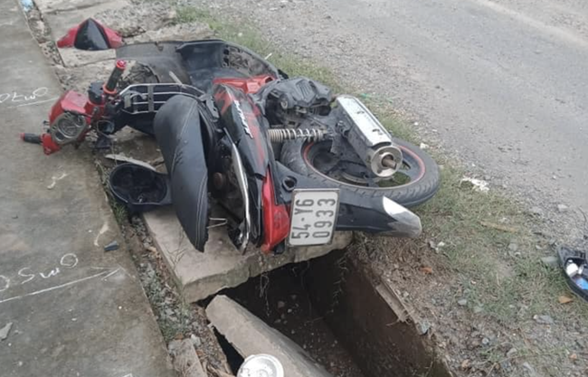 Bé gái 13 tuổi tử vong thương tâm sau va chạm kinh hoàng với xe ba gác chở tôn-2