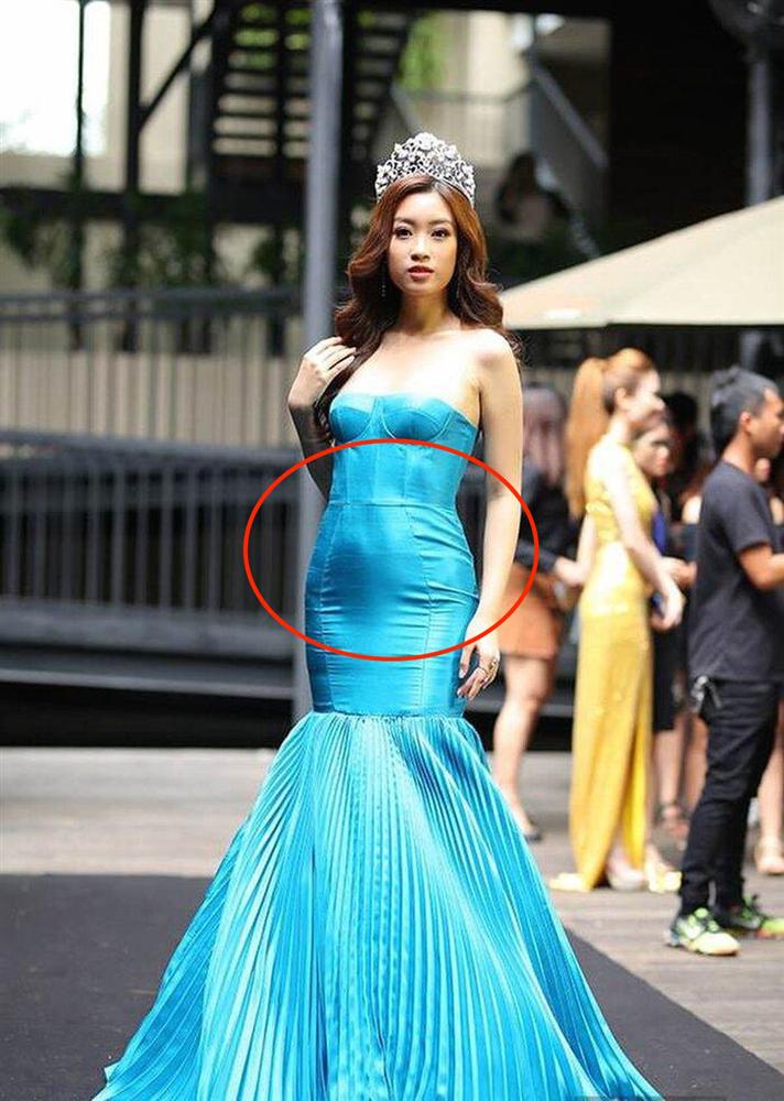 Ngọc Trinh lộ nhược điểm mà hội chị em đều sợ khi diện đồ ôm sát: Thực tế nhiều người đẹp Vbiz cũng khóc thét với kiểu đầm phơi bụng này-9