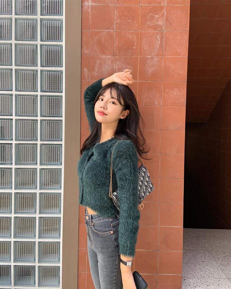 Thích cardigan nhưng nàng mét rưỡi nên tránh 3 kiểu này nếu không muốn bị dìm dáng thậm tệ-6