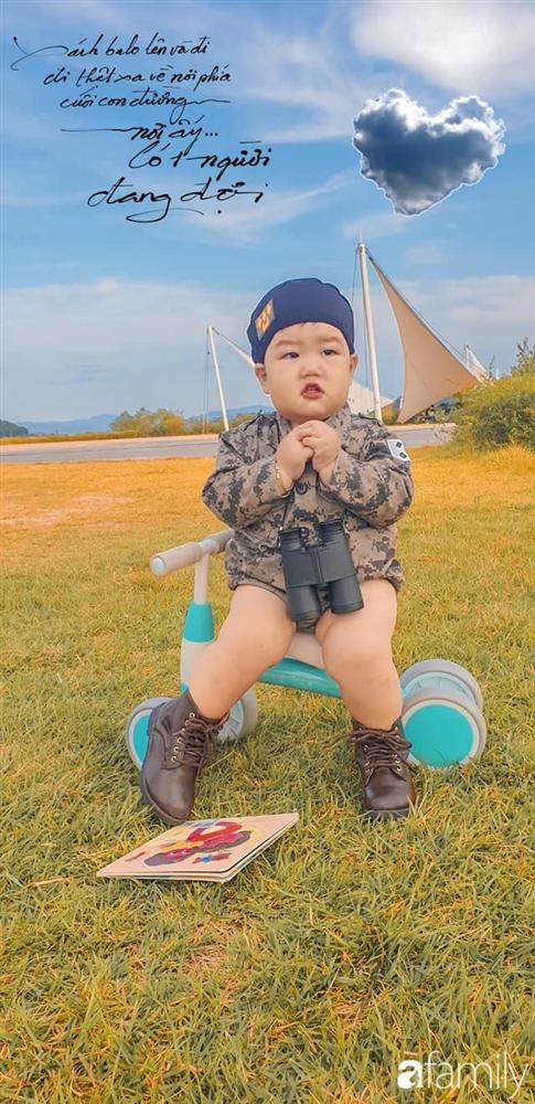Bé 1 tuổi nhập vai tiểu đại úy cực đáng yêu, nhưng xem ảnh ai cũng cười ngặt nghẽo vì chưa thấy đại úy nào lại mập thế-1