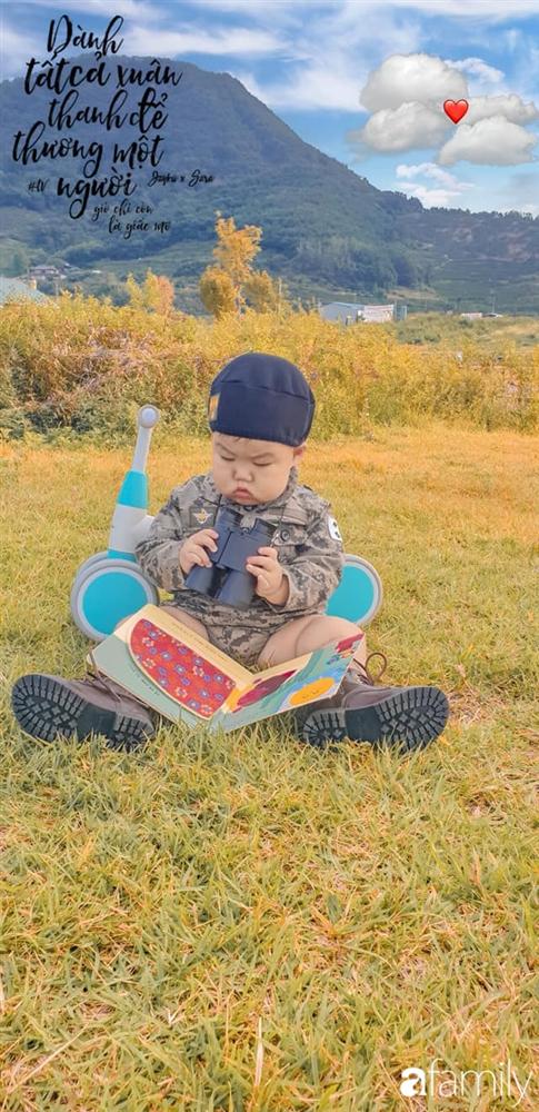 Bé 1 tuổi nhập vai tiểu đại úy cực đáng yêu, nhưng xem ảnh ai cũng cười ngặt nghẽo vì chưa thấy đại úy nào lại mập thế-6