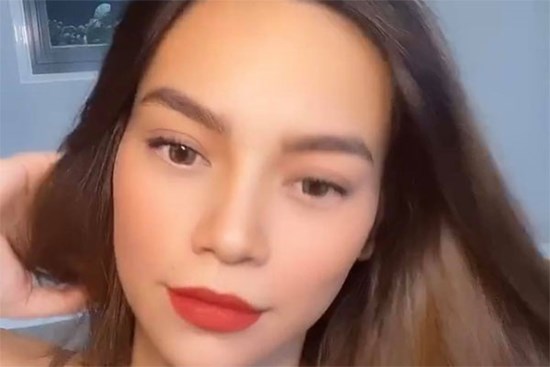 Hồ Ngọc Hà quay cận mặt chứng minh nhan sắc sau khi bị “bóc mẽ” photoshop nhưng lại để lộ vòng 1 “khủng” gây chú ý
