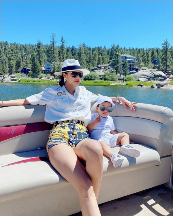 Quý tử kháu khỉnh chưa đầy 2 tuổi của HH Phạm Hương trước khi ngủ vẫn bắn tiếng Anh, nhìn qua đã biết mẹ dạy con khéo thế nào!-7