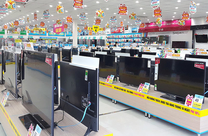 Ti vi, tủ lạnh đại hạ giá: Khách vắng hoe, siêu thị ôm núi hàng tồn kho-2
