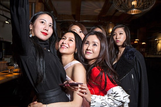 Phú Nhị Đại: Kim chi ngọc diệp tung hoành xứ người trong nhung lụa xa hoa hay cũng chỉ là những “con tốt thí” bị vứt bỏ bởi chính đấng sinh thành?