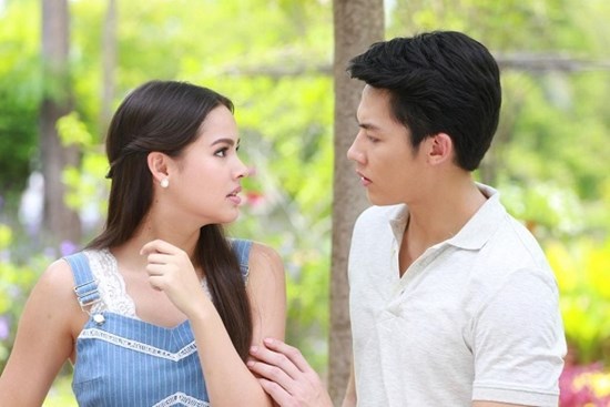 Ngày nào tan làm chồng cũng đóng chặt cửa ngồi trong ô tô 30 phút trước khi vào nhà, cô vợ nghi có điều mờ ám nhưng khi biết nguyên do thì lại nghẹn lòng