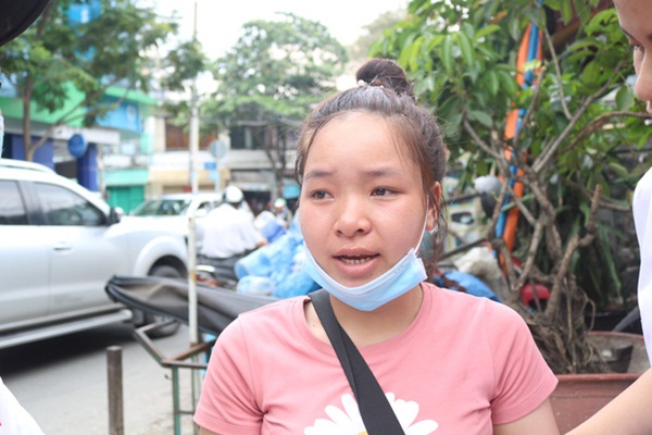 Vụ thiếu nữ 15 tuổi tử vong vì bị bạn trai tẩm xăng đốt: Chị gái khóc hết nước mắt, cố nén nỗi đau để lo hậu sự cho em-2
