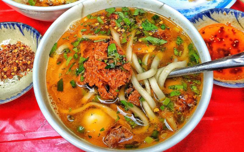 Lâm Vỹ Dạ đúng chuẩn gái gốc Huế đảm đang, nấu bánh canh ghẹ hấp dẫn khiến Hari Won phải thốt lên Sao giỏi vậy!-9