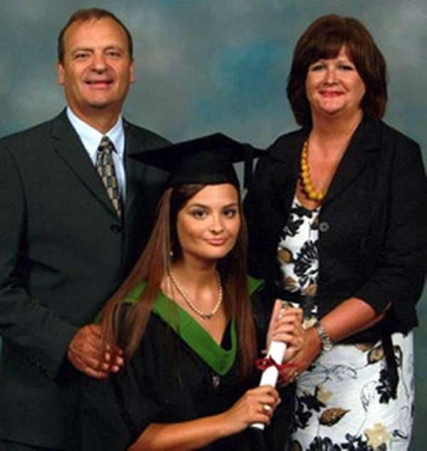 Cưỡng hiếp rồi sát hại cô giáo, tên sát nhân tự phẫu thuật thẩm mỹ cho chính mình hòng thoát tội rồi trở thành thần tượng của hàng ngàn cô gái-1