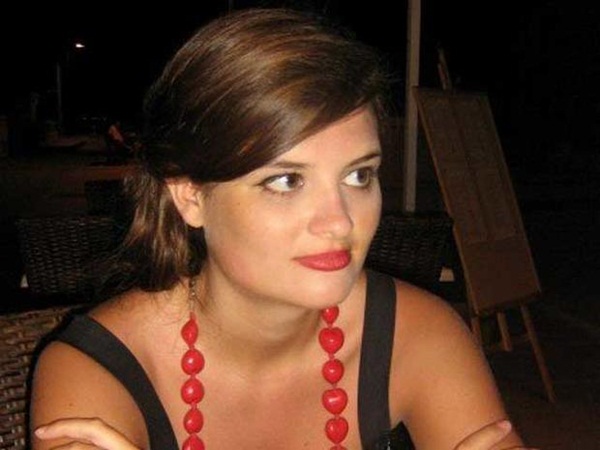 Cưỡng hiếp rồi sát hại cô giáo, tên sát nhân tự phẫu thuật thẩm mỹ cho chính mình hòng thoát tội rồi trở thành thần tượng của hàng ngàn cô gái-2