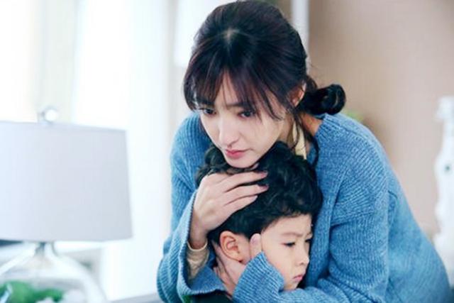 Thêm một vụ phụ huynh tát, kéo giật cậu bé bắt nạt” con gái: Con anh là vàng ngọc nhưng đứa trẻ anh đánh cũng là bảo bối nhà người khác-4