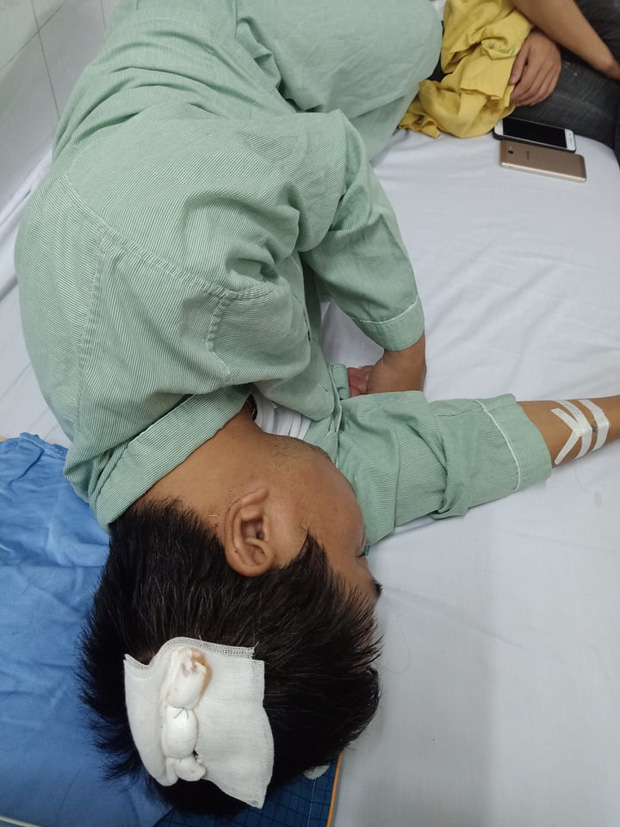 Hà Nội: Nhân viên phụ xe khách bị đánh gục khi vừa rời cổng bến xe Giáp Bát-2