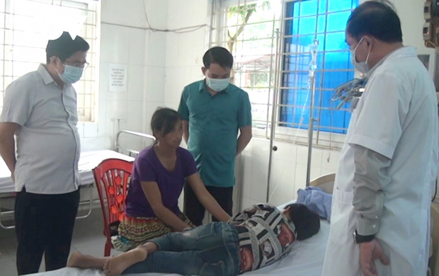 57 học sinh tỉnh Lào Cai nhập viện do ngộ độc thực phẩm-1