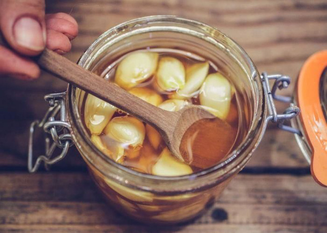Tỏi ngâm mật ong: Món đồ uống được coi là thần dược cho sức khỏe và thời điểm uống tốt nhất để phòng trị bệnh hiệu quả nhất-4