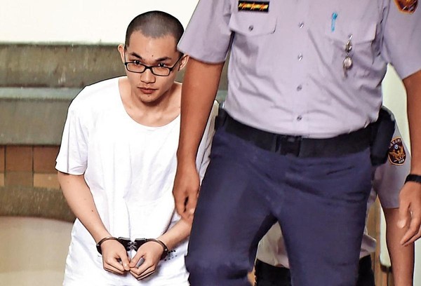 Sát hại 2 người một cách dã man, kẻ thủ ác vẫn nhởn nhơ trong tù, việc hoãn án tử hình khiến gia đình nạn nhân phải quỳ khóc nức nở-1