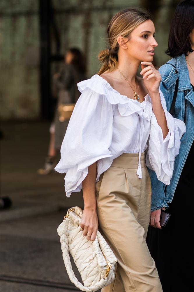 Quên quần ống suông đi, bạn hãy update ngay 3 kiểu quần này để style lột xác từ tầm tầm lên chất chơi tức thì-5