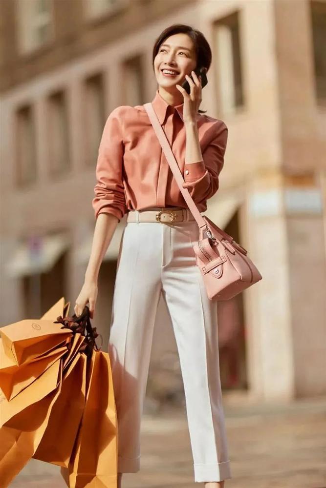 Quên quần ống suông đi, bạn hãy update ngay 3 kiểu quần này để style lột xác từ tầm tầm lên chất chơi tức thì-7