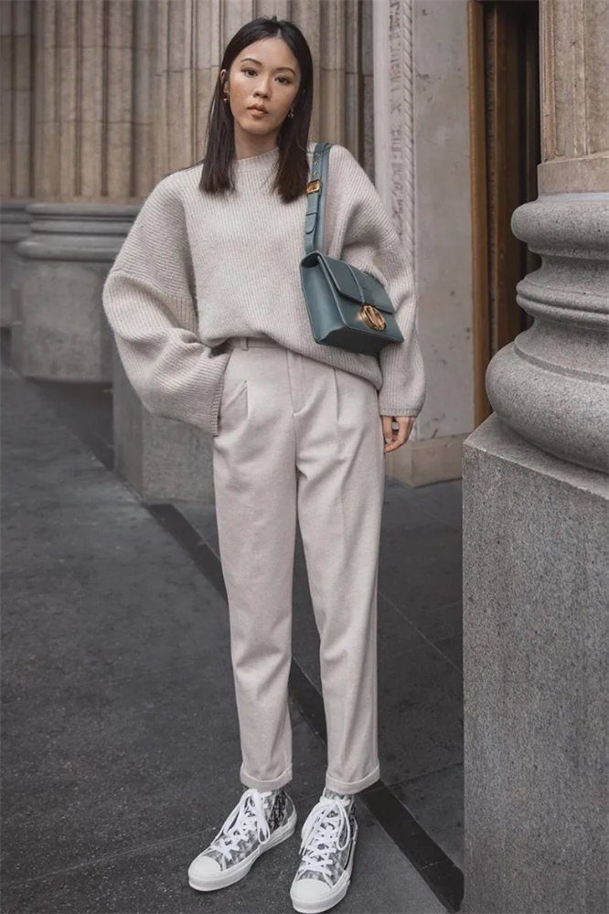 Quên quần ống suông đi, bạn hãy update ngay 3 kiểu quần này để style lột xác từ tầm tầm lên chất chơi tức thì-11