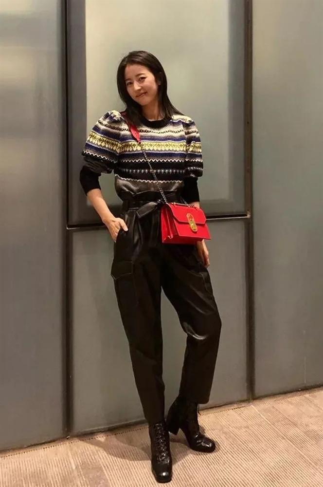 Quên quần ống suông đi, bạn hãy update ngay 3 kiểu quần này để style lột xác từ tầm tầm lên chất chơi tức thì-15