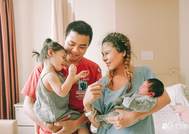 Mẹ 9x kể chuyện đi đẻ nhanh như chớp: Nằm trên bàn đẻ vẫn miệt mài chốt đơn cho khách, rặn 3 hơi là con ra đời-9