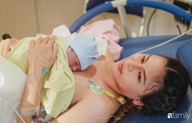 Mẹ 9x kể chuyện đi đẻ nhanh như chớp: Nằm trên bàn đẻ vẫn miệt mài chốt đơn cho khách, rặn 3 hơi là con ra đời-3