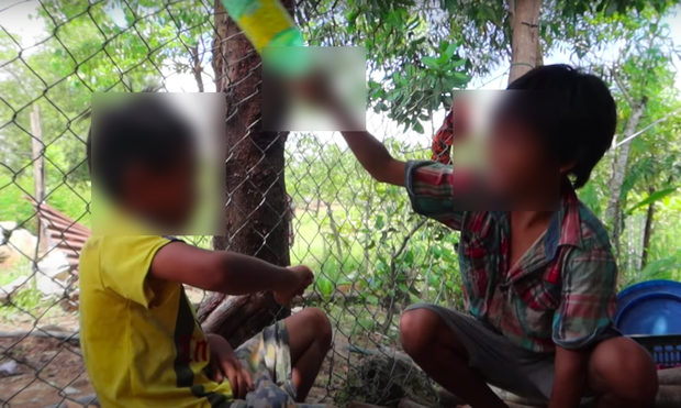 Sốc: Nam vlogger bị YouTube cảnh cáo vì bạo lực trẻ em, mỗi video chỉ còn kiếm được 300k nhưng vẫn bất chấp làm tiếp?-4