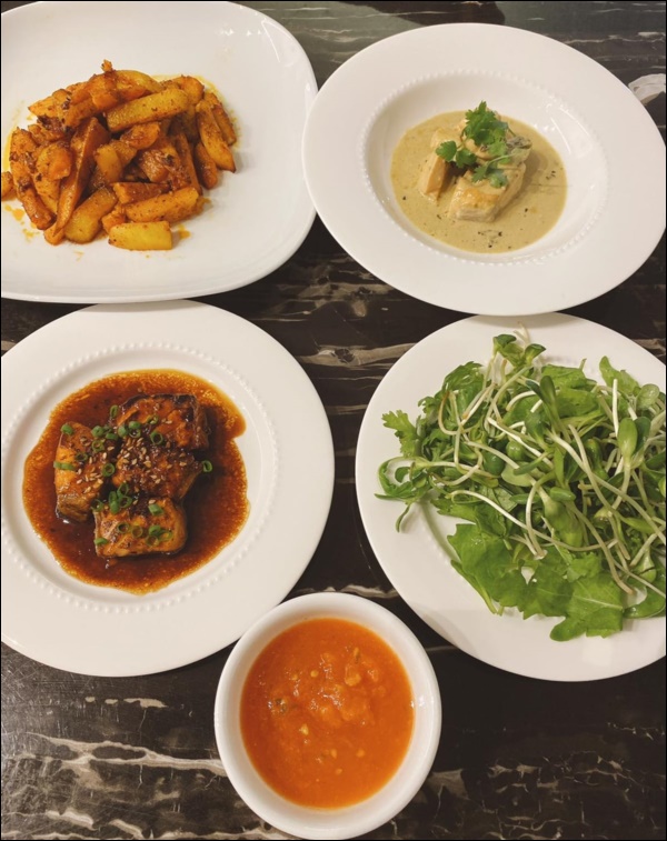 Mỹ nhân không tuổi của điện ảnh Việt khoe bữa ăn hội tụ ẩm thực của 4 quốc gia, ai cũng khen đã xinh đẹp lại còn quá đa tài!-2