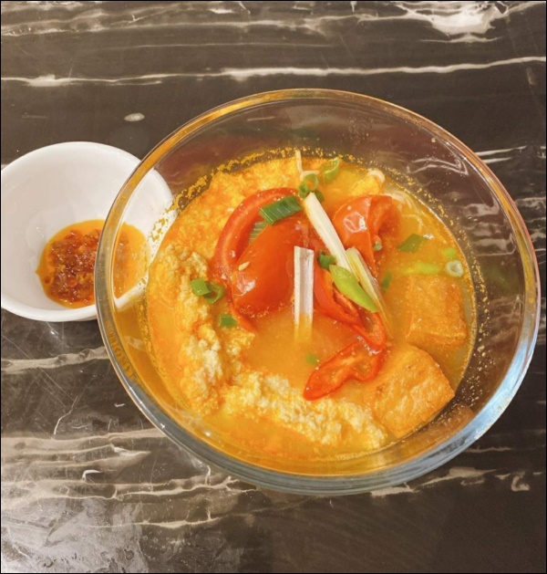 Mỹ nhân không tuổi của điện ảnh Việt khoe bữa ăn hội tụ ẩm thực của 4 quốc gia, ai cũng khen đã xinh đẹp lại còn quá đa tài!-6