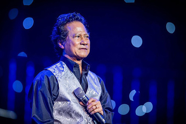 Chế Linh U80 vẫn phong độ, sống cùng người vợ thứ 4 kém 10 tuổi-4