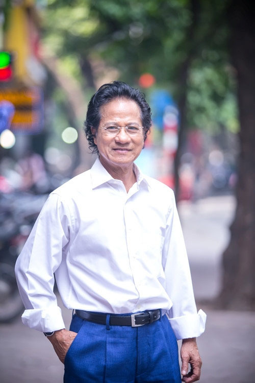 Chế Linh U80 vẫn phong độ, sống cùng người vợ thứ 4 kém 10 tuổi-8