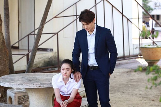 Thấy vợ cũ đang chăm người mới trong viện, tôi hả hê đến khích bác nhưng khi ra về lại dặn lòng phải giành lại cô ấy bằng được