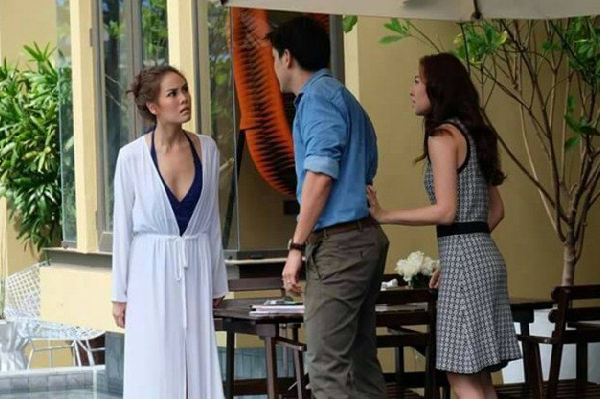 Ăn cơm tối xong, chị chồng đặt lên bàn một chiếc que thử thai 2 vạch khiến cả nhà trợn trắng mắt-2