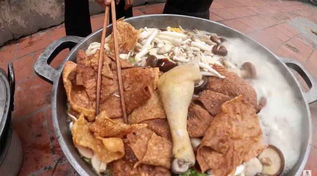 Lắm lùm xùm nhưng cũng cực kỳ hài hước: Xem một clip của Bà Tân Vlog mà đứng hình vài lần vì cách miêu tả của bà-6