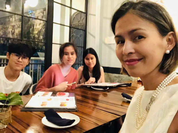 Vợ cũ Huy Khánh khoe học phí sương sương của các con, ai cũng há hốc mồm vì khủng quá-3