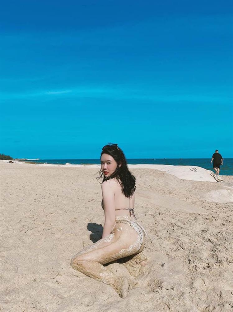 Con dâu ông trùm điện tử Sài Gòn khoe dáng cực gắt với bikini, sexy hết biết-6