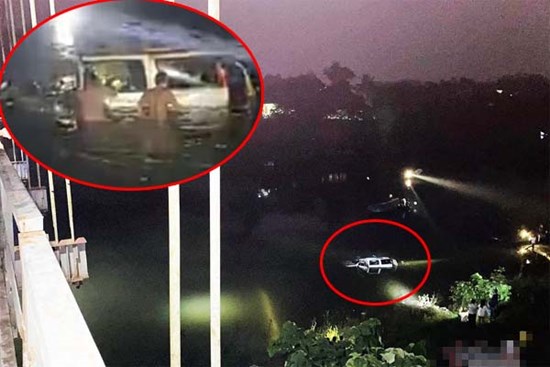 Ô tô đâm xe máy rồi húc đổ lan can cầu rơi xuống sông, 5 người tử vong trong đêm