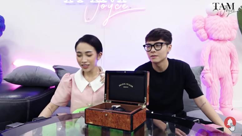 Cháu gái ông trùm nhựa Long Thành đập hộp quà kỷ niệm ngày cưới phụ huynh tao lo sương sương cả tỷ bạc-1