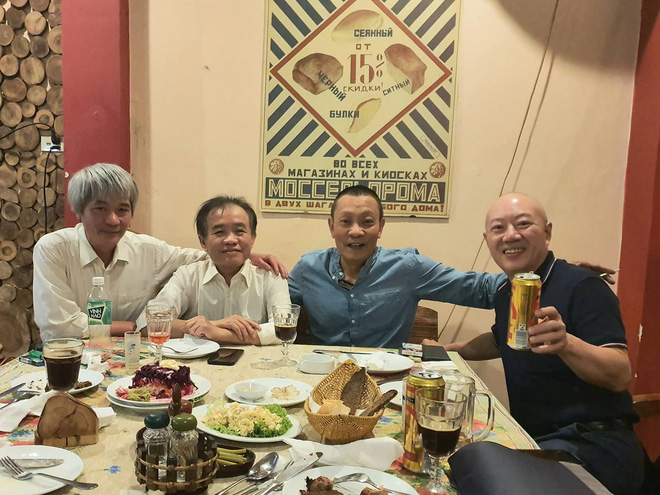 Sau 3 năm nghỉ hưu, cuộc sống của MC Lại Văn Sâm ra sao?-11