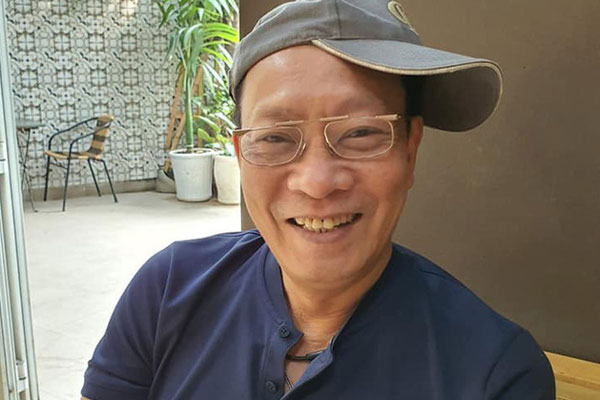 Nhà báo Lại Văn Sâm gây chú ý với khuôn mặt khó nịnh khi ngồi cạnh con trai, cuộc tâm sự giữa hai người đàn ông khiến ai cũng chú ý-3