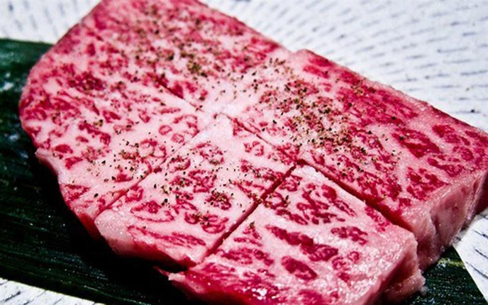 Thịt bò thượng hạng Ozaki có gì đặc biệt mà giá cao ngất ngưởng?-7