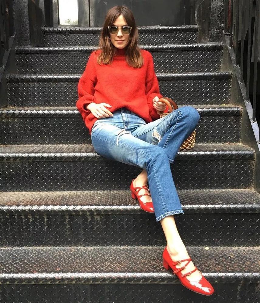 Hãy sắm 1 đôi giày đỏ: Style của bạn sẽ được nâng tầm và trông sang như gái Pháp-6