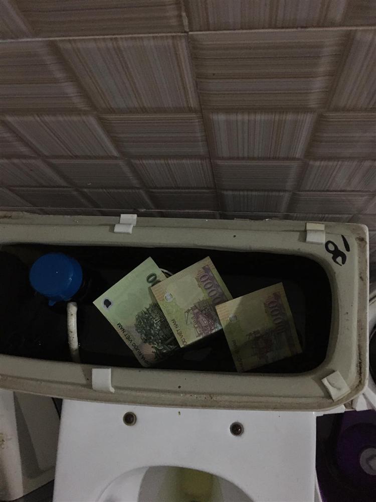 Cười quặn ruột khi các ông chồng IQ vô cực khoe chỗ giấu quỹ đen, chị em xem xong giật mình-4