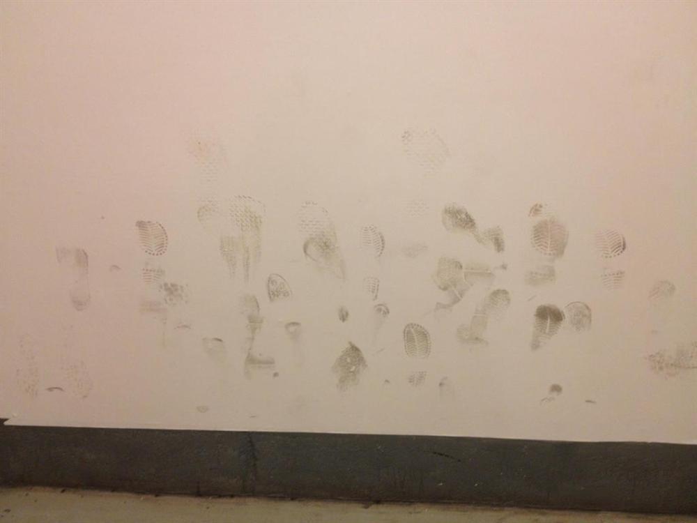 Mách bạn cách xóa vết bẩn trên tường để thoát cảnh khóc thét vì con nhỏ nghịch ngợm-2